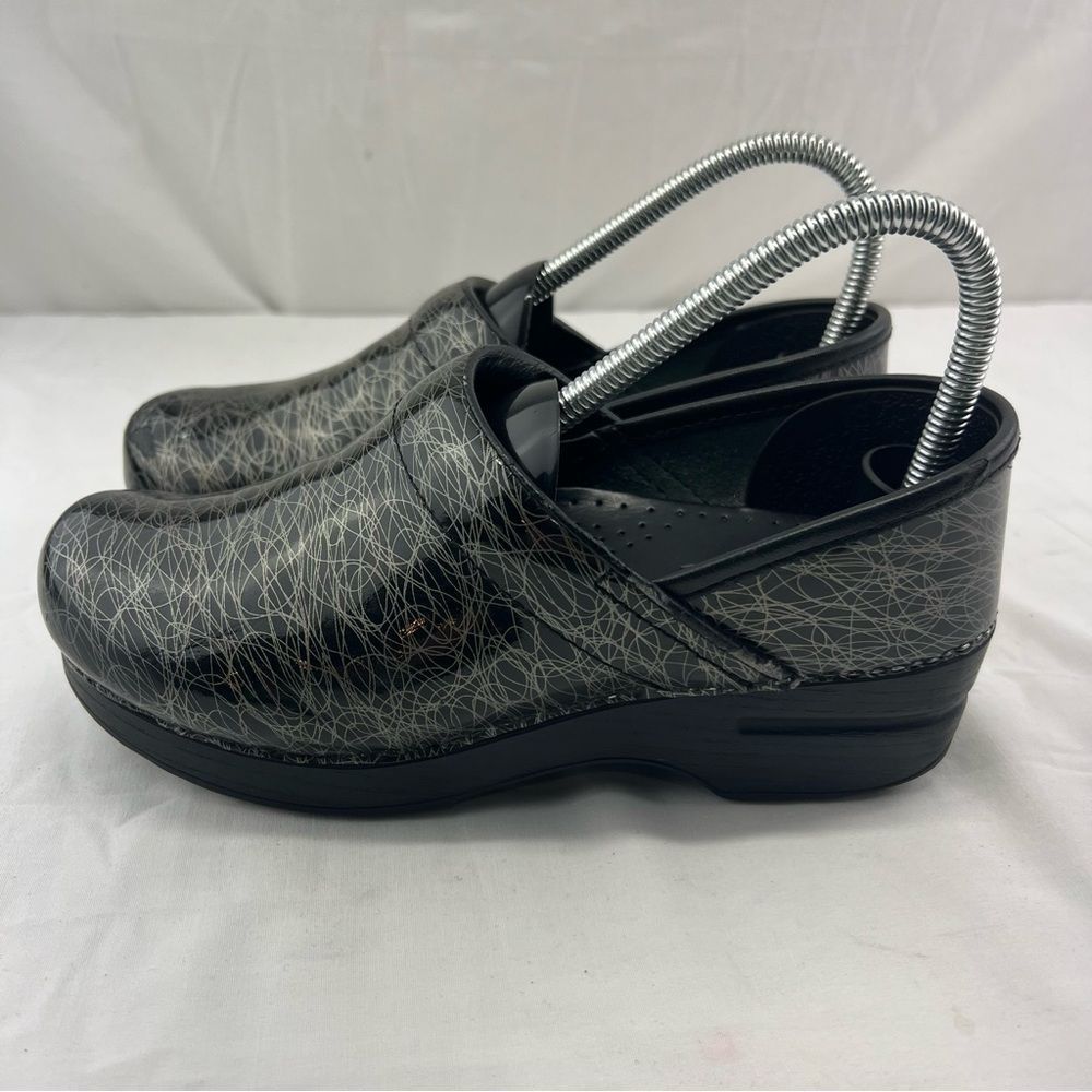 Dansko Nursing Clogs Black Silver Scribbles Leather Slip On Women's 37 (US 6.5)